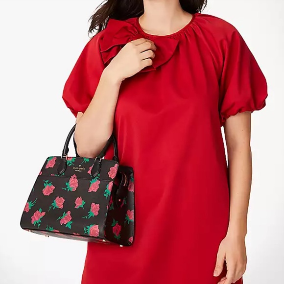 Kate Spade Madison Rose Toss Printed Medium Satchel
COLOR:
Black Multi
NWT - Picture 2 of 16